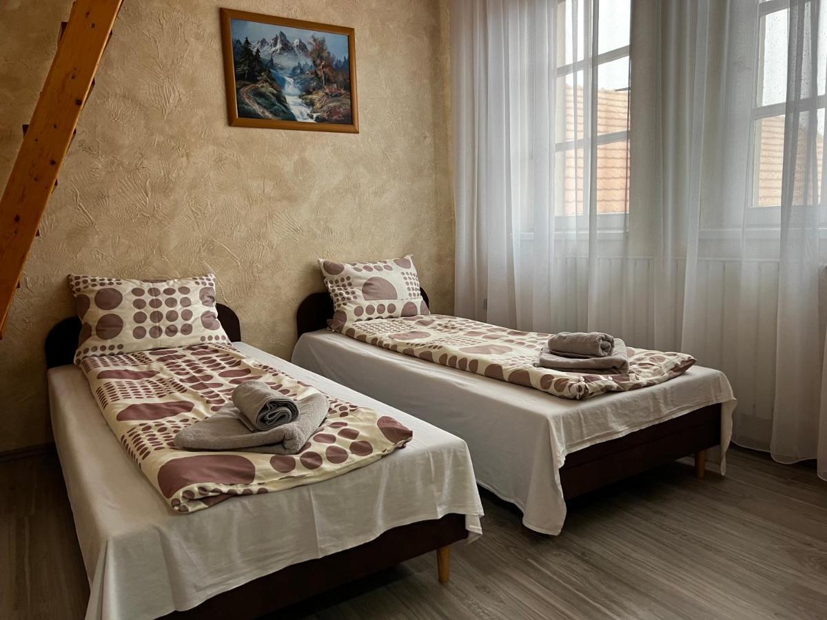 Origo Vendeghaz 2 Apartment Sarospatak Bagian luar foto